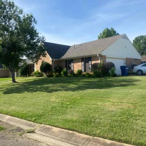 yard maintenance by D Taylor's Property services reviewed on August 13, 2025