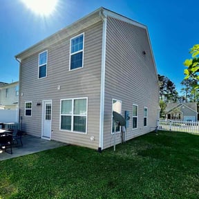 residential landscaping by Great cutz reviewed on April 20, 2024