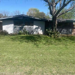 Flower Bed Weeding by A Cut Above reviewed on March 21, 2026