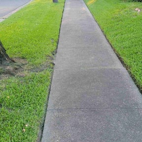 lawn service by Kelly Lawn Care reviewed on March 9, 2024