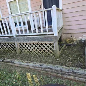 Flower Bed Weeding by Ultimate Landscape Contractor reviewed on October 22, 2025