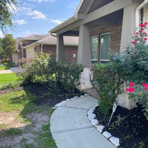 Bush Trimming by Kirb Appeal Home Services reviewed on August 18, 2025