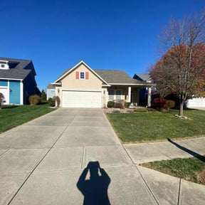 lawn maintenance by All -N- One Service reviewed on April 25, 2024