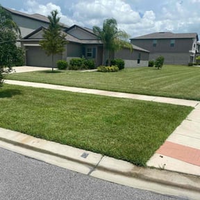 landscape maintenance by Florida LawnScapers LLC reviewed on November 24, 2025