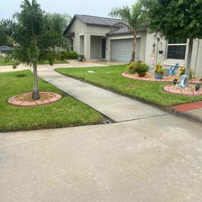 gardening service by Lawn care reviewed on April 10, 2025