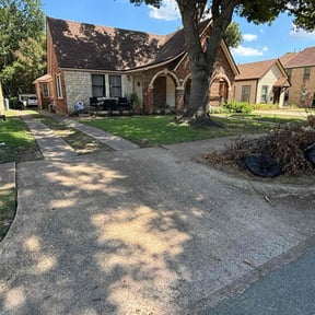 grass maintenance by C&M reviewed on May 5, 2024