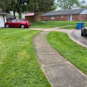 landscaping by Riggs Residential Service reviewed on August 15, 2025