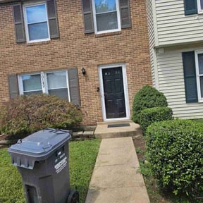 Bush Trimming by D&G Lawn Care reviewed on August 17, 2025