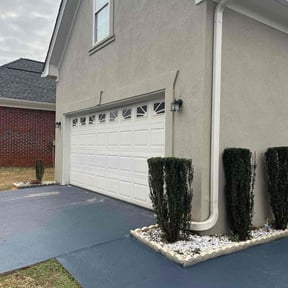 Bush Trimming by M. Molina Landscaping LLC reviewed on December 22, 2025