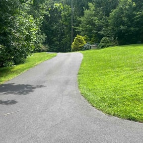 lawn maintenance by ShiftChange LLC Lawn Service reviewed on August 18, 2025