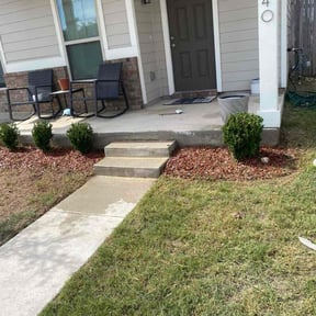 Flower Bed Weeding by Family Lawn Care reviewed on October 20, 2025