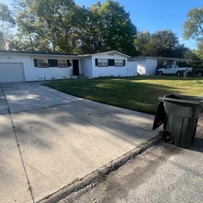 grass maintenance by Jennifers Clean Outdoors reviewed on April 6, 2024