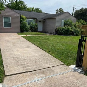 grass cutting by Harvey Handy &amp; Lawn reviewed on July 4, 2025