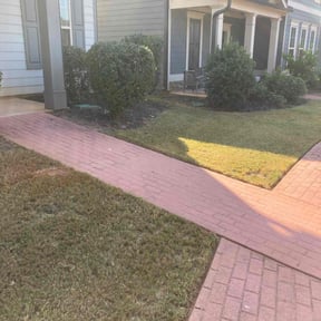 Flower Bed Weeding by Nickel Pickle Landscapes reviewed on October 20, 2025