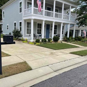 landscape maintenance by Richardson LawnS reviewed on August 21, 2025