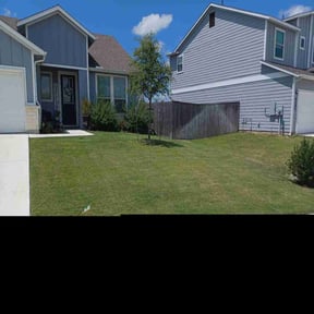 landscape maintenance by D&J Lawn Care reviewed on August 19, 2025