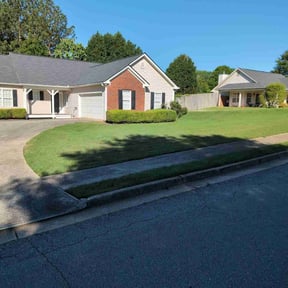 landscape maintenance by ABC Landscaping Group reviewed on December 20, 2025