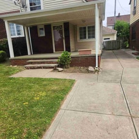 Flower Bed Weeding by Serenity Lawn Care and Property Maintenance reviewed on August 15, 2025