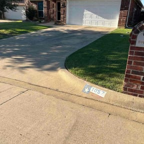 landscaping by Pete’s Elite Lawn Care LLC reviewed on August 17, 2025