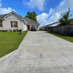 yard maintenance by Clean cut LawnCare and landscaping LLC reviewed on August 15, 2025