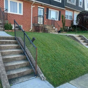 lawn maintenance by Elite Landscaping reviewed on July 8, 2025