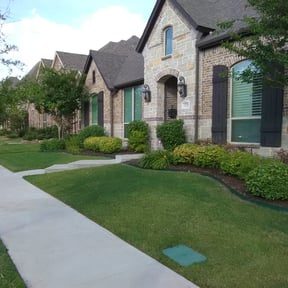 Bush Trimming by Fortex Lawn Care reviewed on August 17, 2025