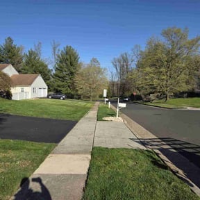 lawn maintenance by Lincoln Landscape reviewed on August 18, 2025