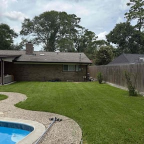 yard care by Suffer Correct Seasonal Care reviewed on November 18, 2025