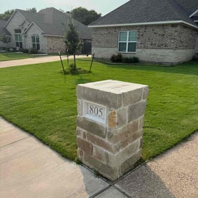 lawn care services by Flores Construction Services reviewed on August 15, 2025
