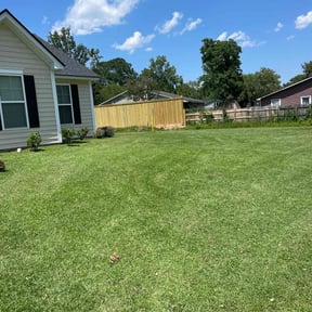 gardening service by Handsome Boy’s LLC reviewed on August 21, 2025