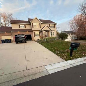 Leaf Removal by All Around The House reviewed on November 20, 2025