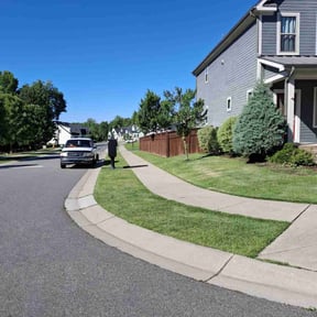 landscape maintenance by Big Redds Landscaping and Lawn Maintenance reviewed on November 18, 2025