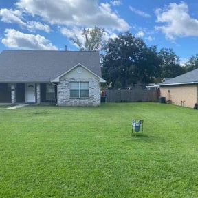 yard service by Glaciers Lawn Mowing & Snow Removal reviewed on August 19, 2025