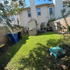 turf care by Deanscapes reviewed on March 29, 2024