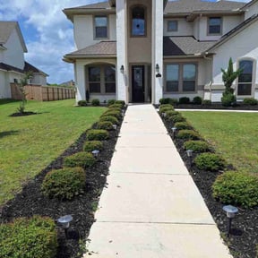 landscaping by Nichols Lawn & Landscaping reviewed on August 16, 2025