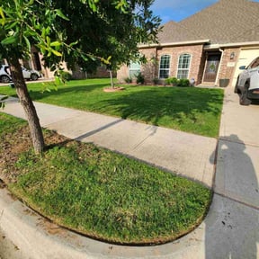 gardening service by Jwayz cutz reviewed on August 18, 2025