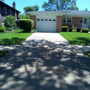 yard work by B and B Landscaping reviewed on August 21, 2025