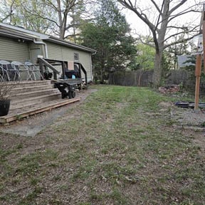 Leaf Removal by Peter Larsen Services reviewed on September 26, 2025