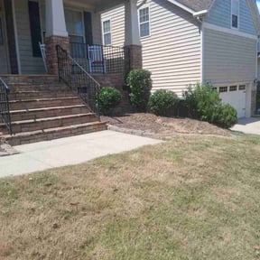 Bush Trimming by Ford year-round Lawn Service reviewed on October 19, 2025