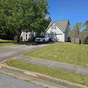 lawn service by Complete Lawn Care reviewed on May 25, 2025