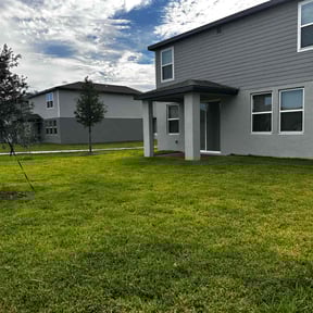 landscaping by Yard Worx Lawn Service reviewed on August 17, 2025