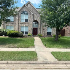 gardening service by Texas lawn reviewed on December 5, 2025