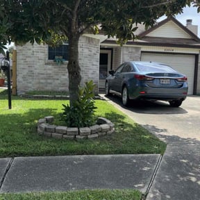 yard care by Antioch Artis reviewed on August 21, 2025