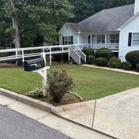 yard service by Lenmax Lawn Care Services, LLC. reviewed on August 18, 2025