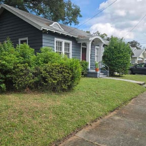 grass maintenance by Yanez Brothers Landscaping reviewed on May 10, 2024