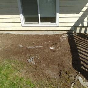 Flower Bed Weeding by Christopher Clark reviewed on August 15, 2025