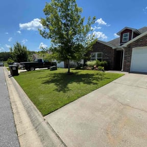 residential landscaping by Crunk pro lawn reviewed on August 17, 2025