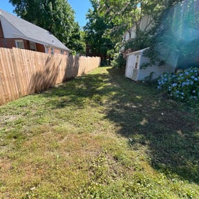 lawn care services by MEDINA'S LANDSCAPPING reviewed on November 14, 2023