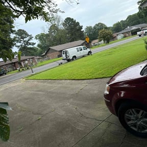 turf care by Stone Mtn Lawncare reviewed on May 6, 2025