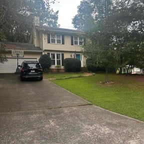 Bush Trimming by CTRL SPC LLC reviewed on November 7, 2025